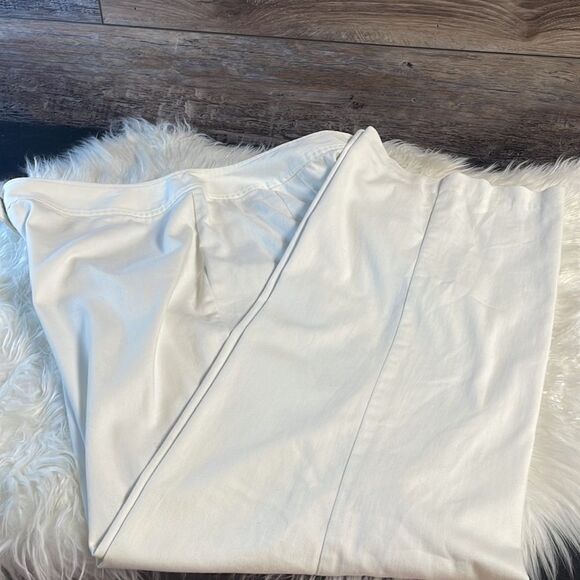 Chico’s White Zip Up Pants, Size 16, Regular - Picture 2 of 9